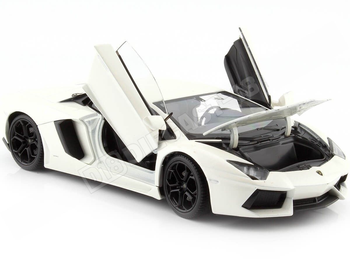 2011 Lamborghini Aventador LP700-4 Blanco 1:24 Welly 24033