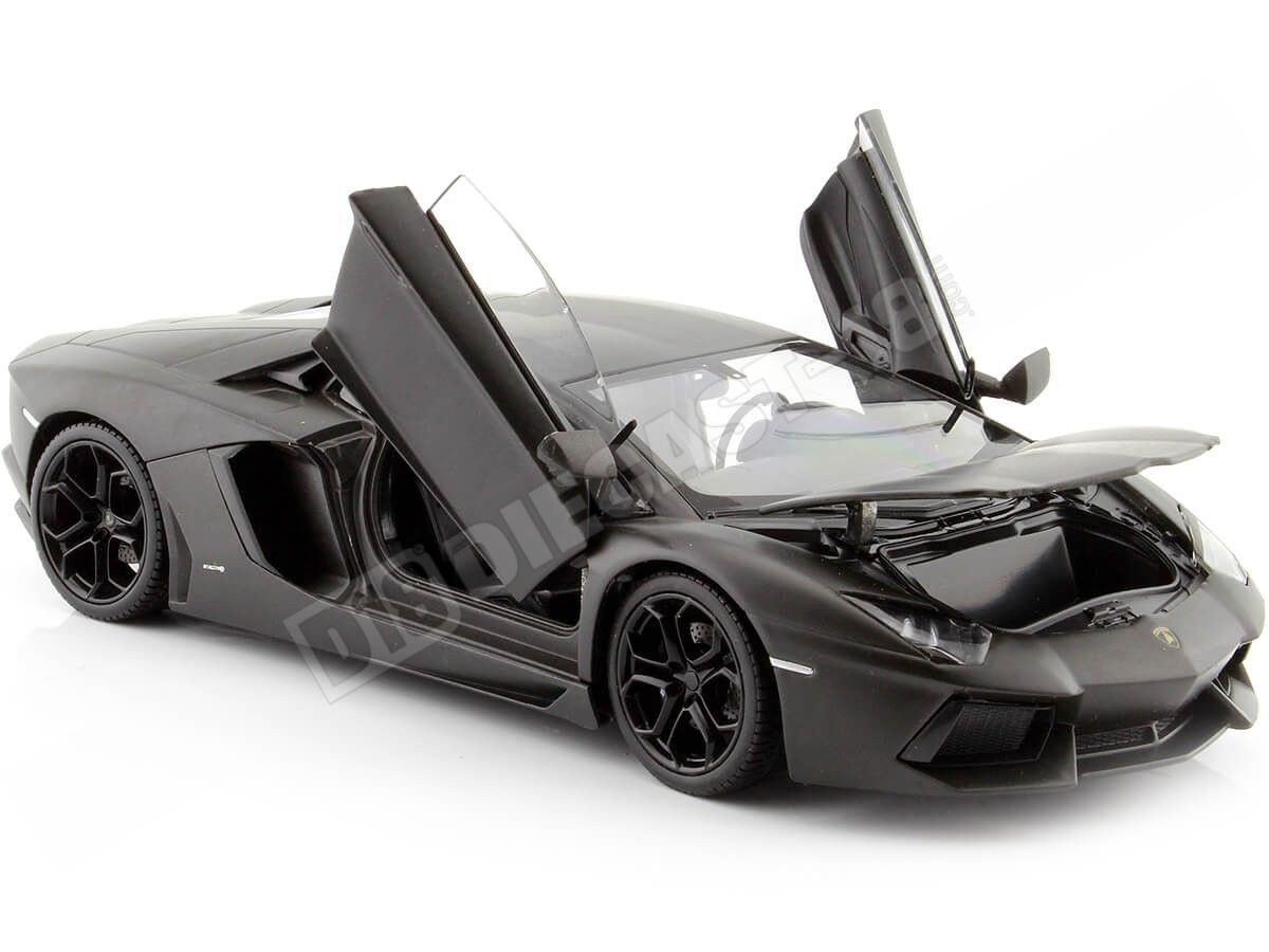 2011 Lamborghini Aventador LP700-4 Negro Mate 1:24 Welly 24033