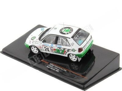 1995 Skoda Felicia Kit Car Nº24 Sibera/Gross Rally Suecia 1:43 IXO Models RAC413B 2