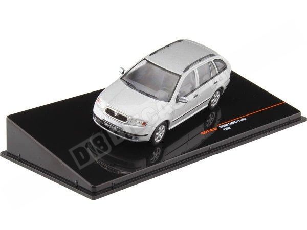 2000 Skoda Fabia I Combi Plateado 1:43 IXO Models CLC471N.22