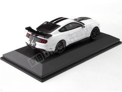 2020 Ford Shelby Mustang GT500 Fast Track Blanco/Negro 1:43 Solido S4311503 2