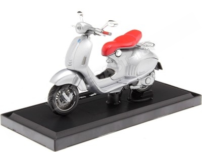 2014 Vespa 946 Bellissima Plateada 118 Maisto 34540-18