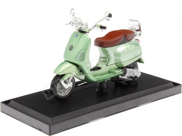 2013 Vespa LXV Verde Metalizado 1:18 Maisto 34540-19