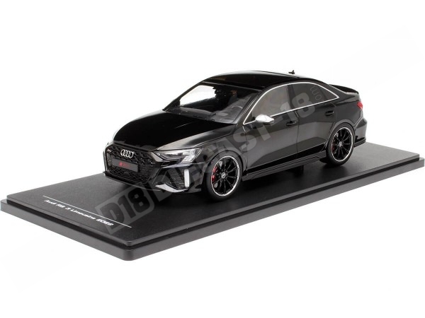 2022 Audi RS3 (8Y) Limousine Negro 1:18 IXO Models SPMW18003/MCG18450