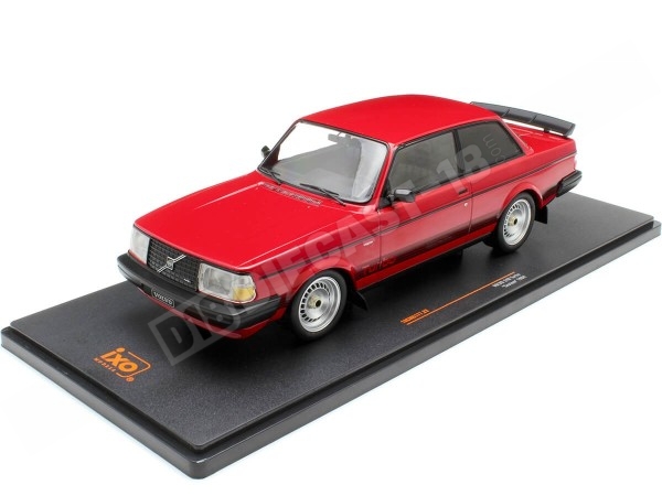 1994 Volvo 240 Turbo Custom Rojo 1:18 IXO Models 18CMC177.22