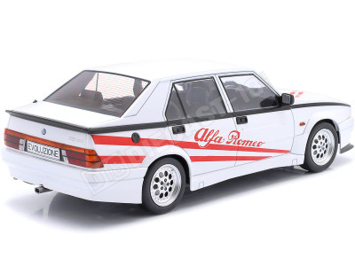 1987 Alfa Romeo 75 Turbo Evoluzione Blanco Decorado 1:18 MC Group 18430 2