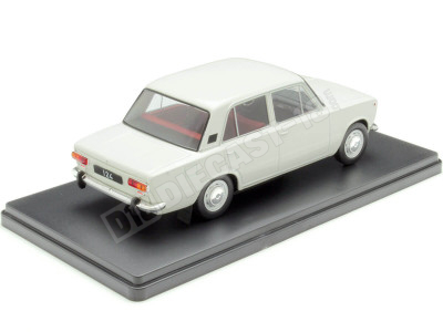 1970 Fiat 124 (Seat 124) Blanco1:24 WhiteBox 124230 2