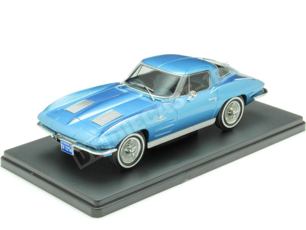 1963 Chevrolet Corvette Stingray (C2) Azul Metalizado 1:24 WhiteBox 124232