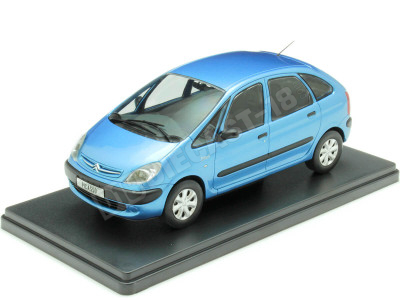 1999 Citroen Xsara Picasso Azul Metalizado 1:24 WhiteBox 124233