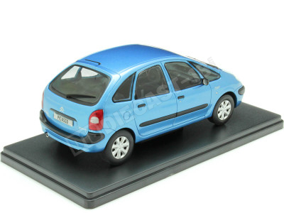 1999 Citroen Xsara Picasso Azul Metalizado 1:24 WhiteBox 124233 2