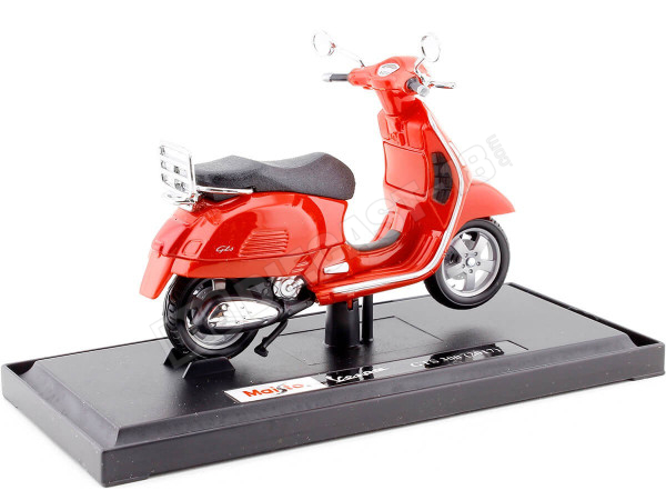 2017 Vespa Primavera GTS 300 Roja 1:18 Maisto 39540-16