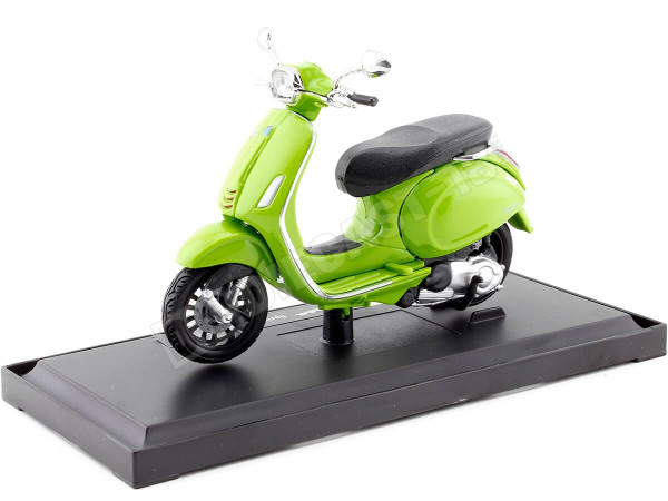 2018 Vespa Sprint 150 Verde 1:18 Maisto 39540-17