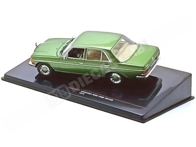 1976 Mercedes-Benz 240D (W123) Rojo Oscuro 1:43 IXO Models CLC443N 2