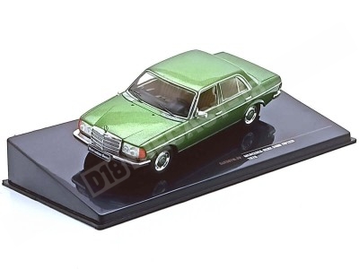 1976 Mercedes-Benz 240D (W123) Rojo Oscuro 1:43 IXO Models CLC443N