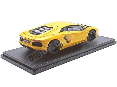 Lamborghini Aventador LP700-4 2011 Amarillo – Miniatura 1:18 de Welly 2