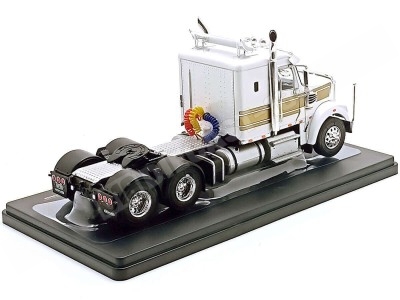 Freightliner Coronado Negro Decorado 1:43 – Cabeza Tractora de IXO 2