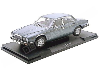 1979 Jaguar XJ SIII Sovereign 4.2 Rojo Metalizado 1:18 Cult Scale M...