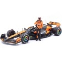 Réplica McLaren MCL38 Miami GP y figura Lando Norris F1 - 1:24 Bburago