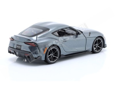 Toyota Supra GR 2022 - Miniatura en rojo a escala 1:24 de Maisto 2