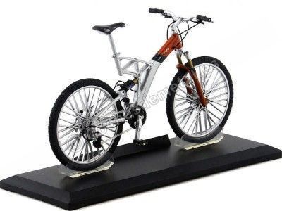 Cochesdemetal.es 2017 Bicicleta de Montaña MountainBike Audi Design Cross Pro Naranja 1:10 Welly 62576 2