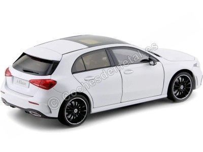 Cochesdemetal.es 2018 Mercedes-Benz A-Class W176 Digital White 1:18 Dealer Edition B66960429 2